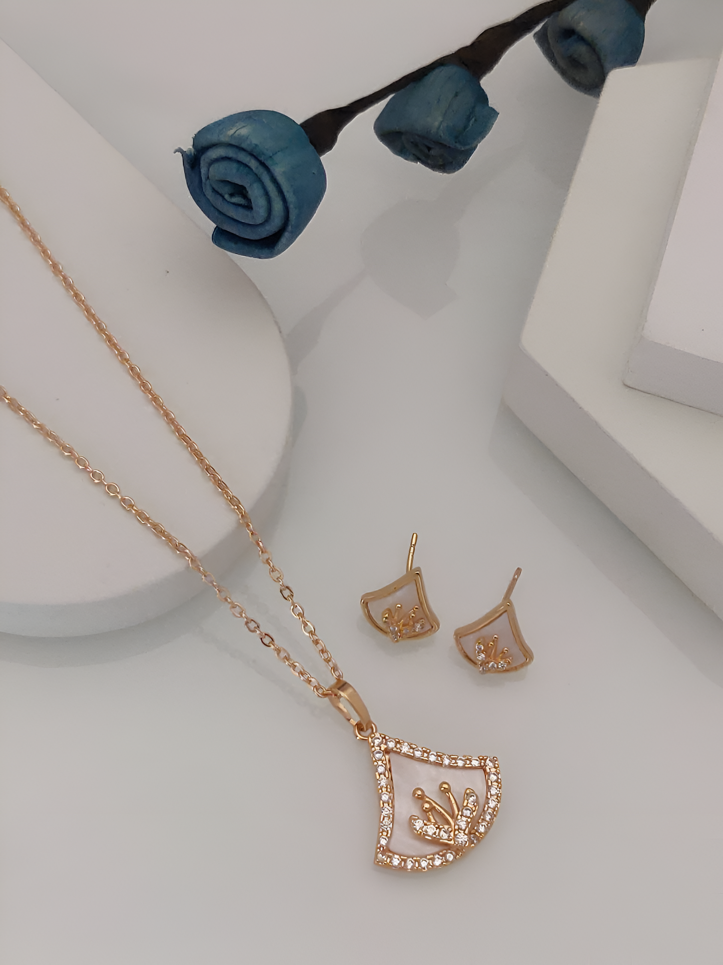 Elegant Golden Crown Motif Pendant Set