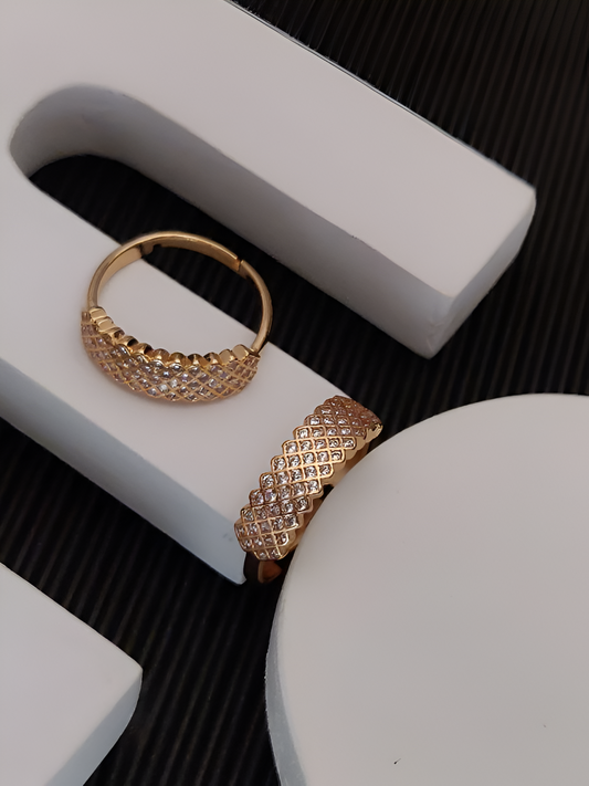 Gold-Plated Diamond-Pattern Ring Set